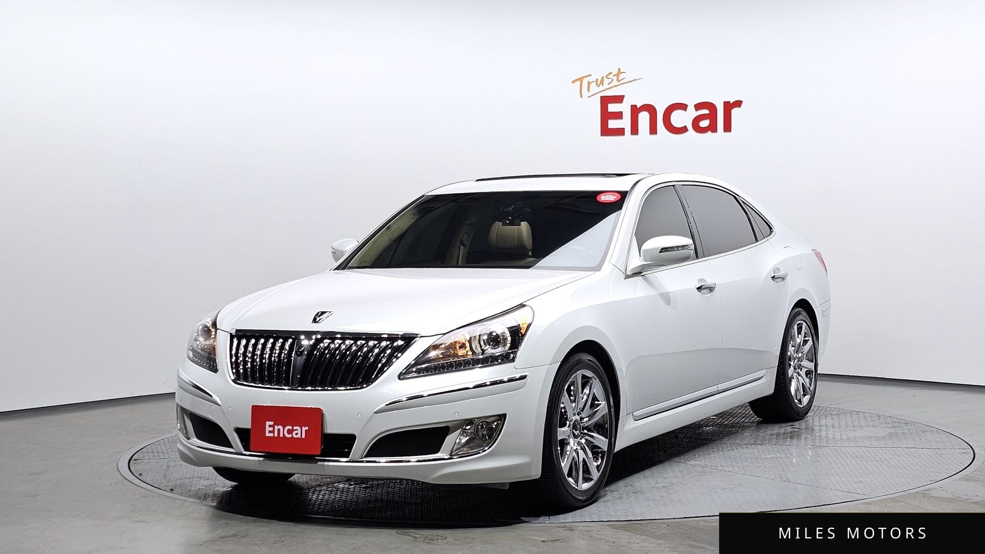 Hyundai Equus 2012 — фото 1 из 12