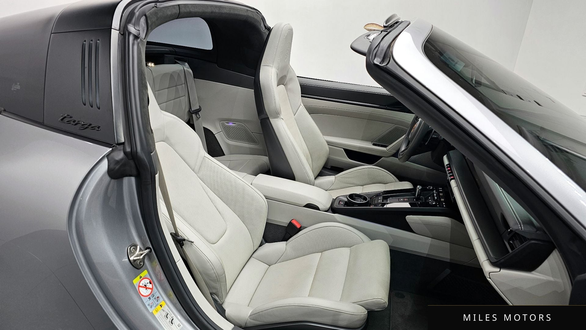 Porsche 911 (992) 2022 — миниатюра 12