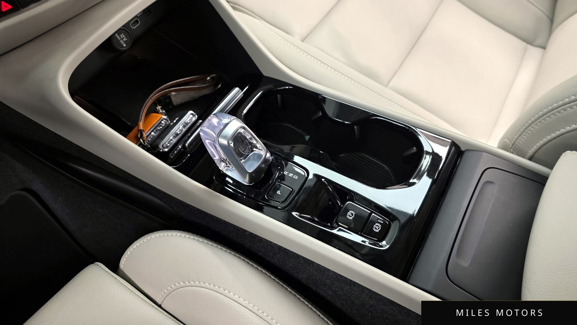 Volvo XC40 2024 — миниатюра 9
