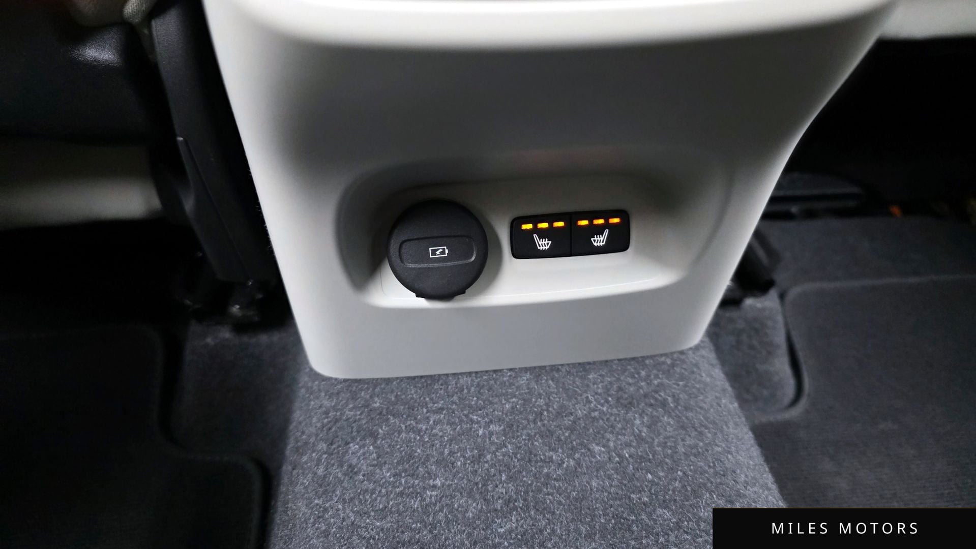 Volvo XC40 2024 — миниатюра 19