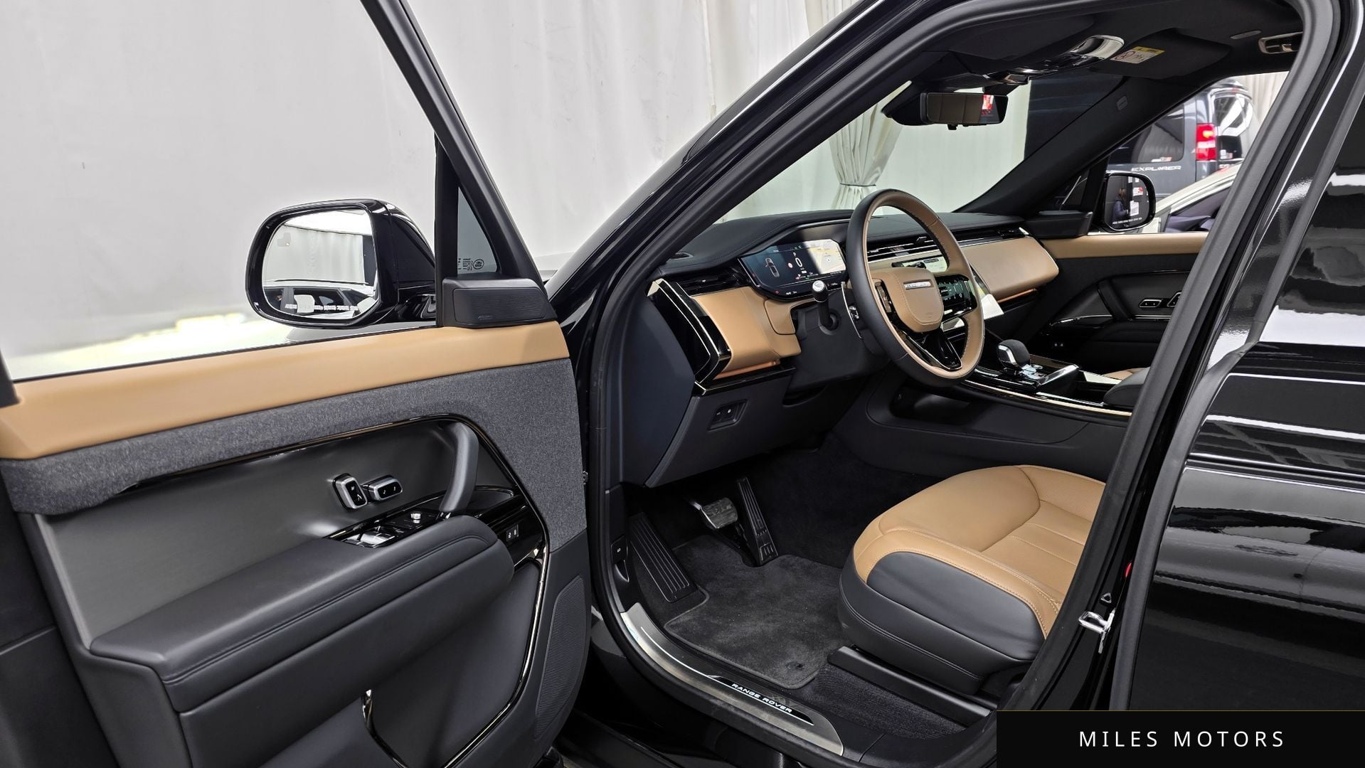 Land Rover Range Rover Sport 2025 — миниатюра 10