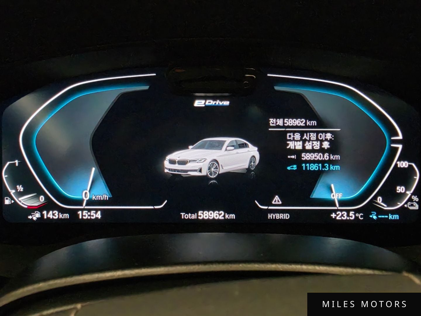 BMW 5 Series (G30) 2023 — миниатюра 8