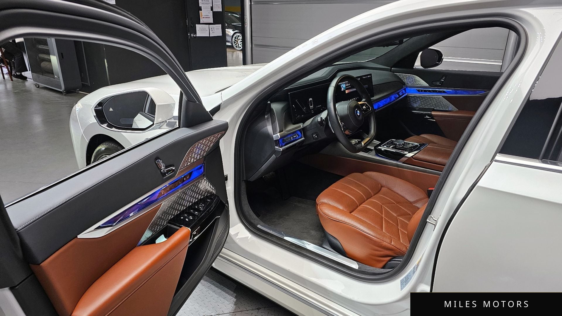 BMW 7 Series (G70) 2023 — миниатюра 11
