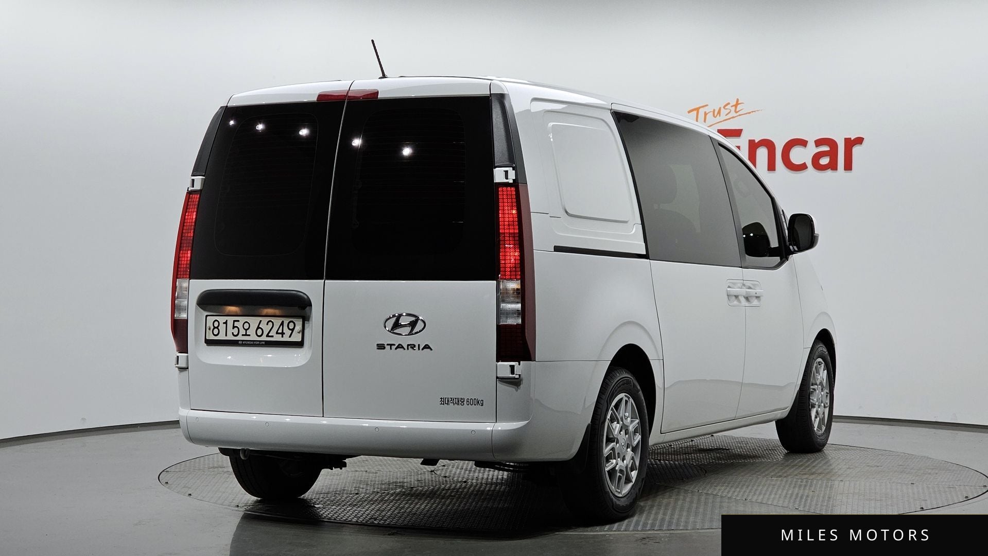 Hyundai Staria 2022 — миниатюра 2