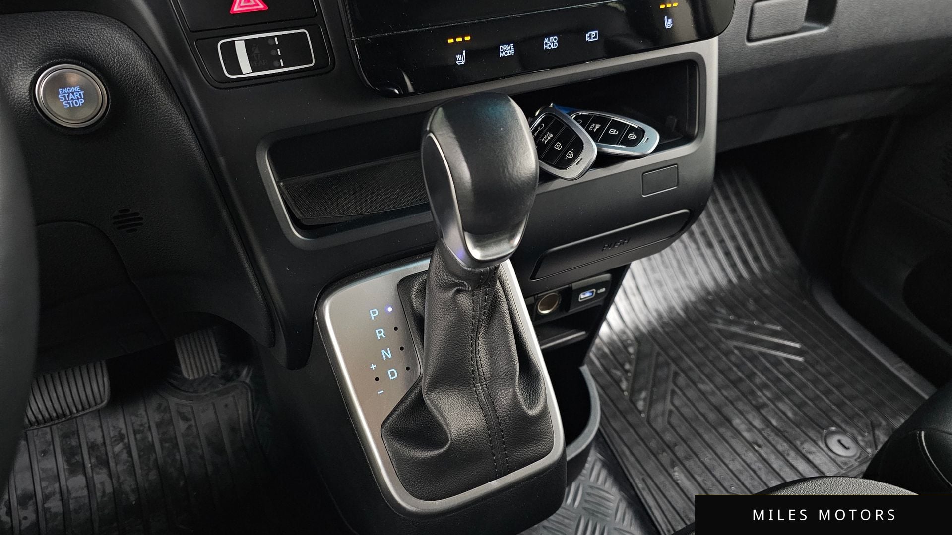 Hyundai Staria 2022 — миниатюра 9