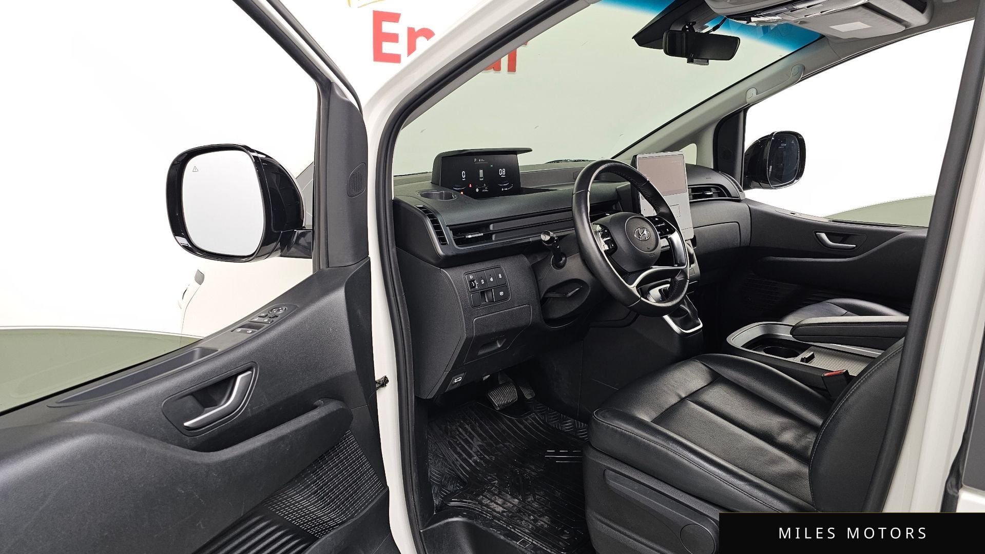Hyundai Staria 2022 — миниатюра 10