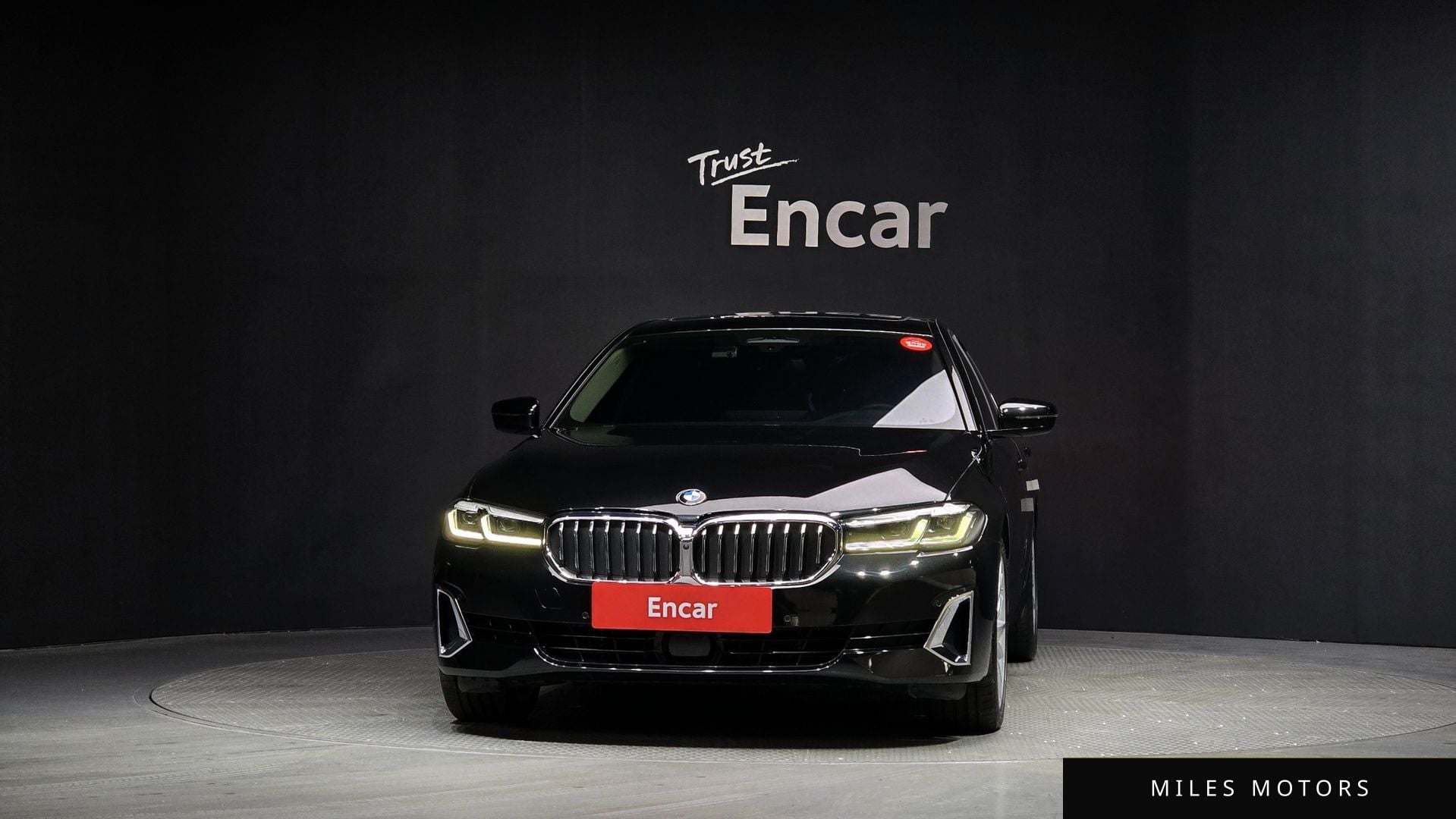 BMW 5 Series (G30) 2023 — миниатюра 3