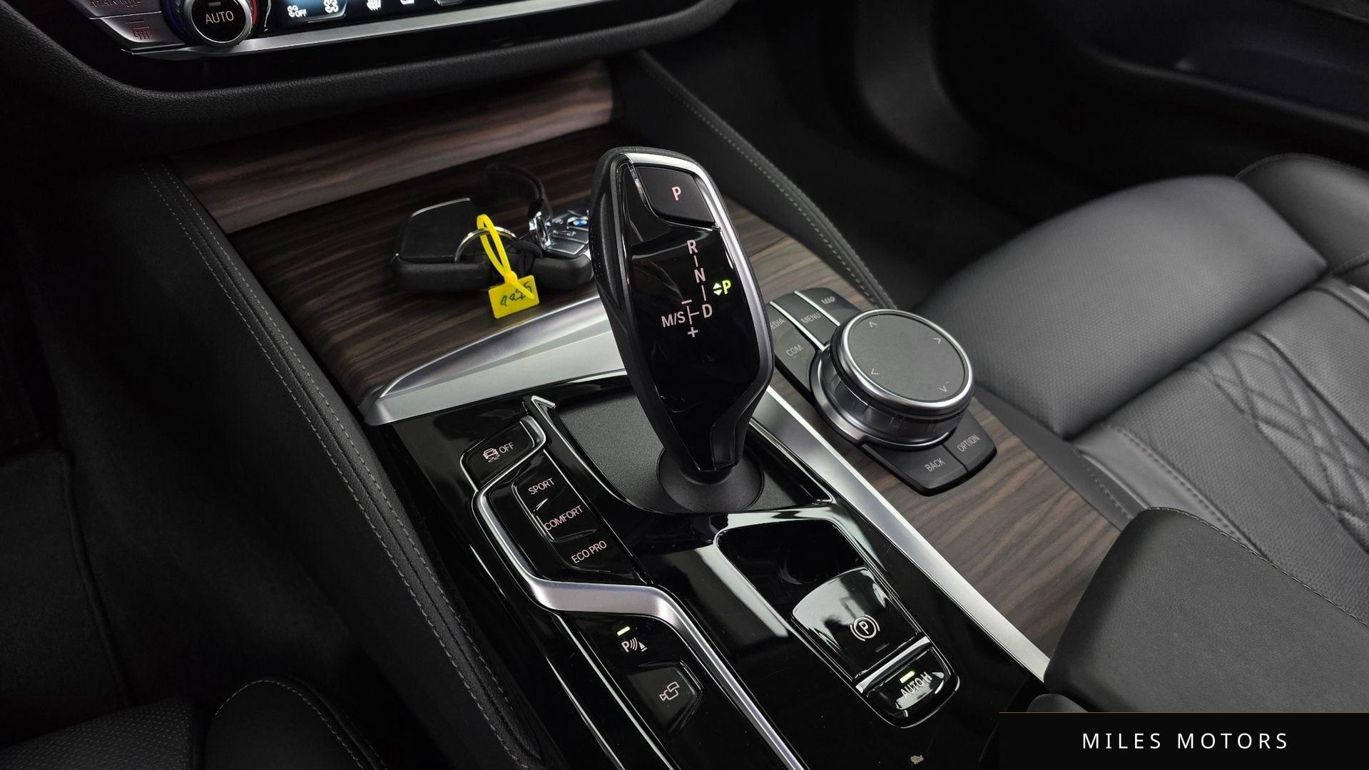BMW 5 Series (G30) 2023 — миниатюра 9