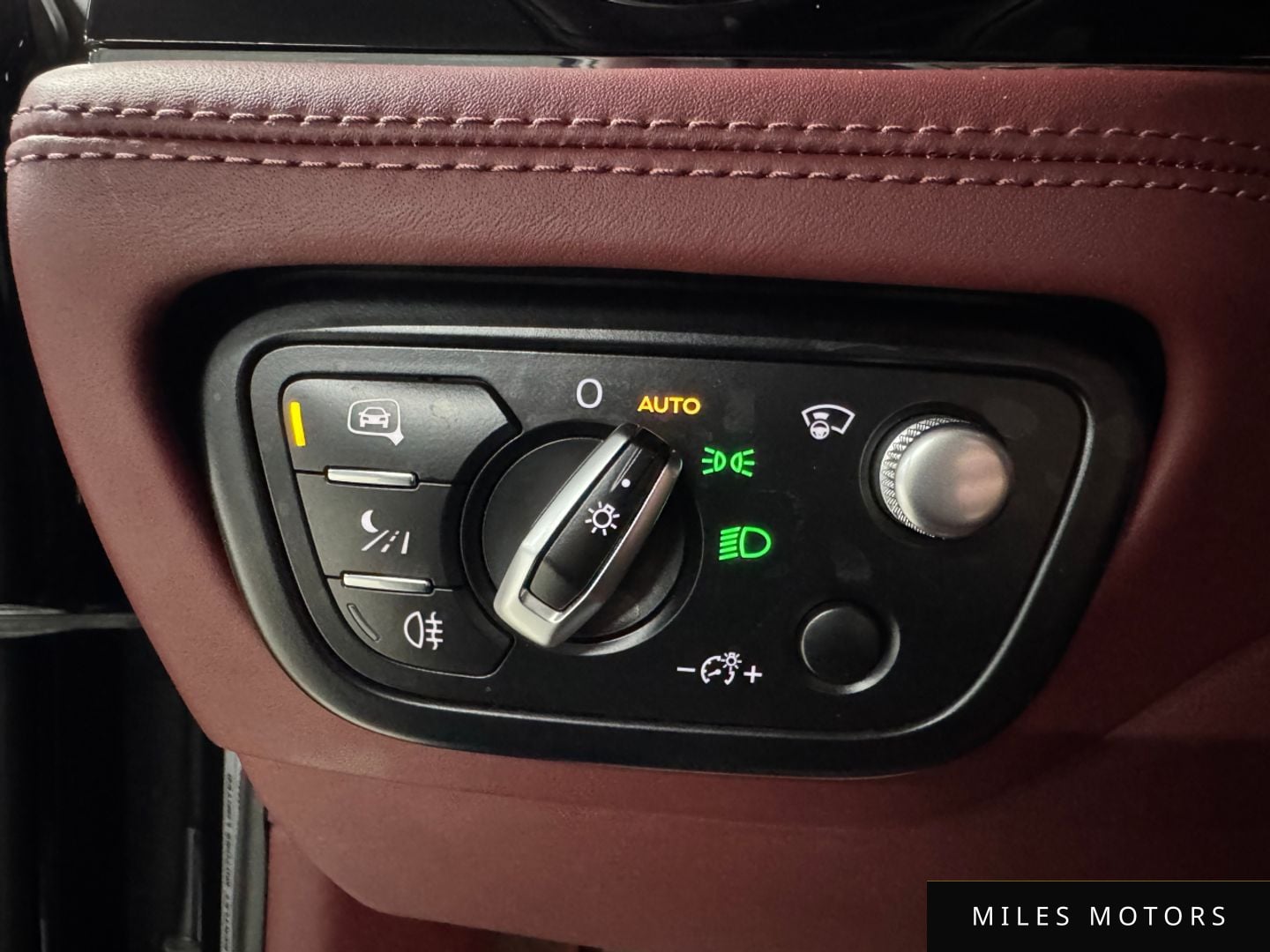 Bentley Bentayga 2020 — миниатюра 9