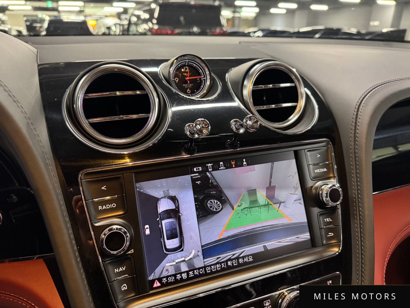 Bentley Bentayga 2020 — миниатюра 11