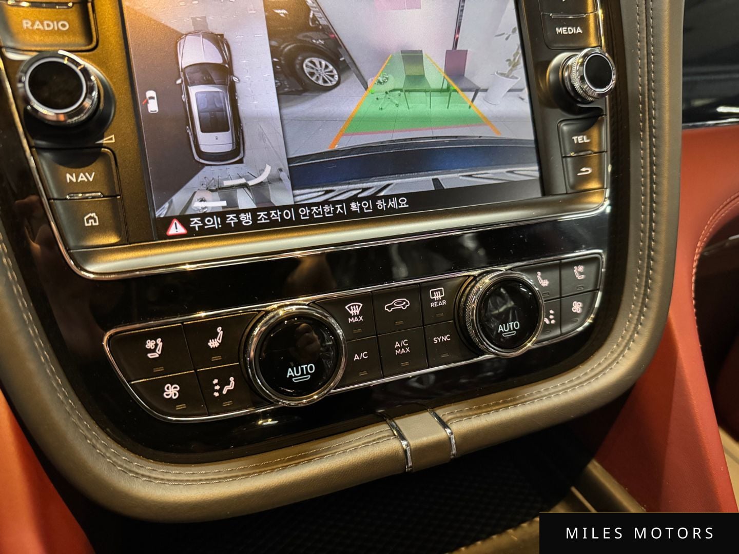 Bentley Bentayga 2020 — миниатюра 12