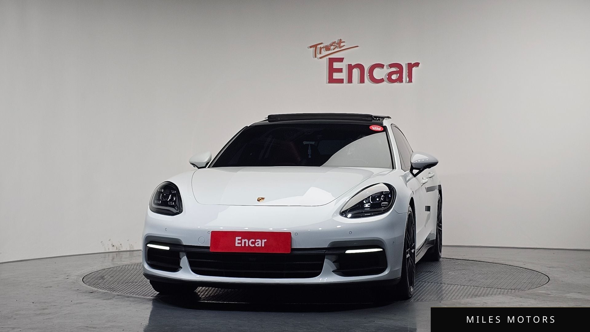 Porsche Panamera 2018 — миниатюра 3