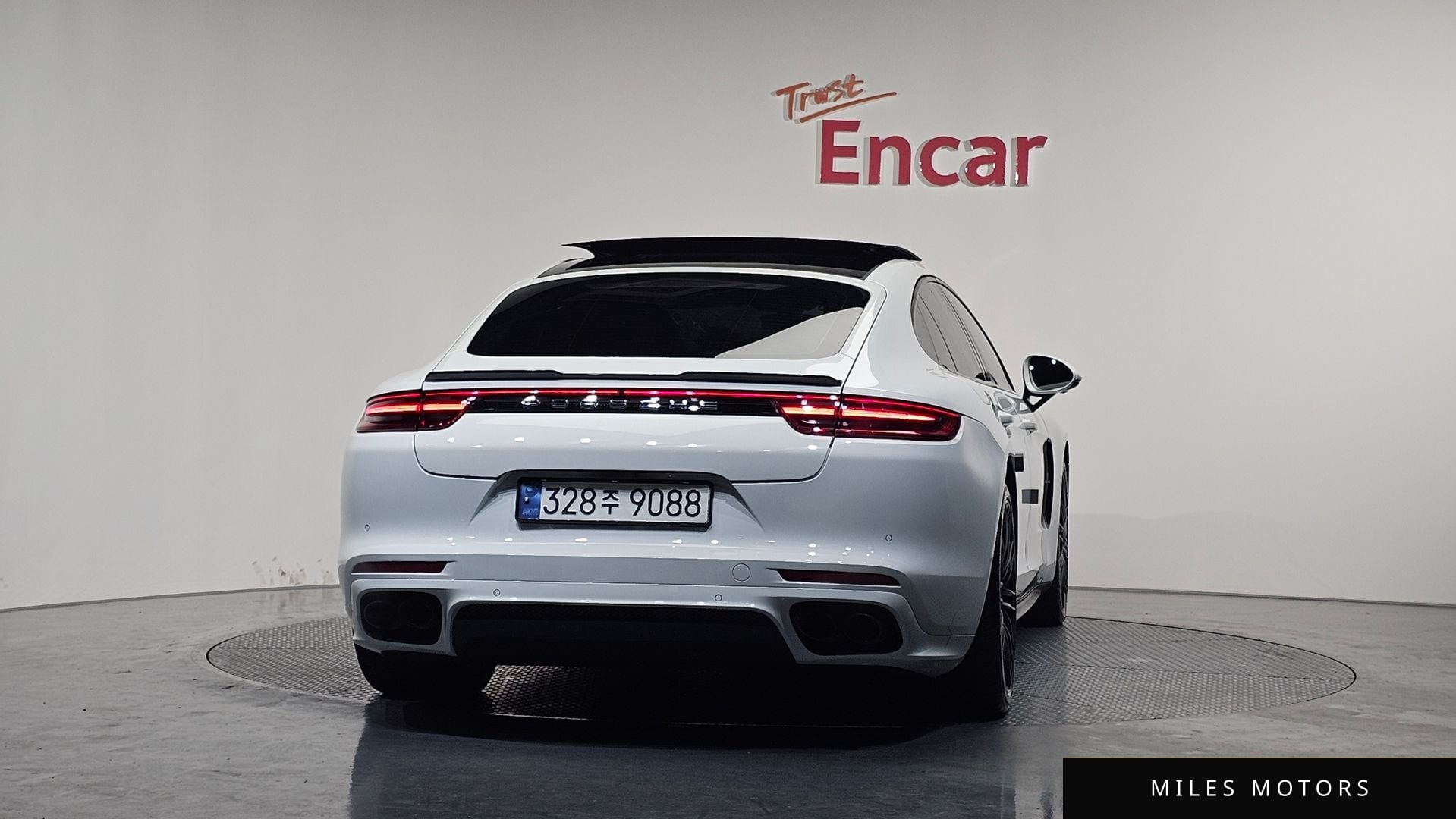 Porsche Panamera 2018 — миниатюра 4