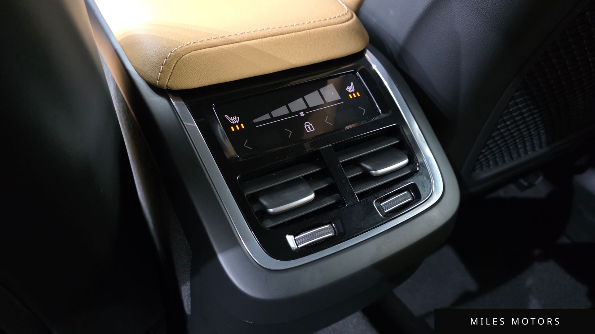 Volvo XC60 2025 — миниатюра 16