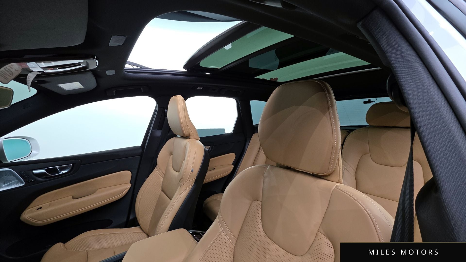 Volvo XC60 2025 — миниатюра 19