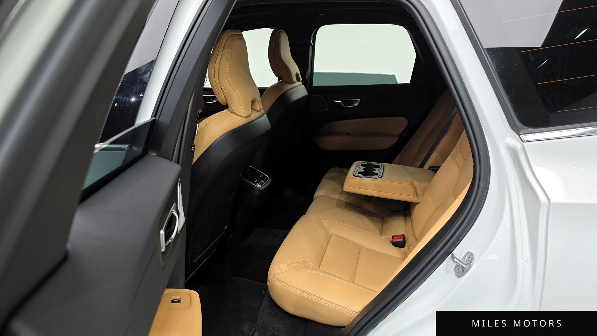 Volvo XC60 2025 — миниатюра 20