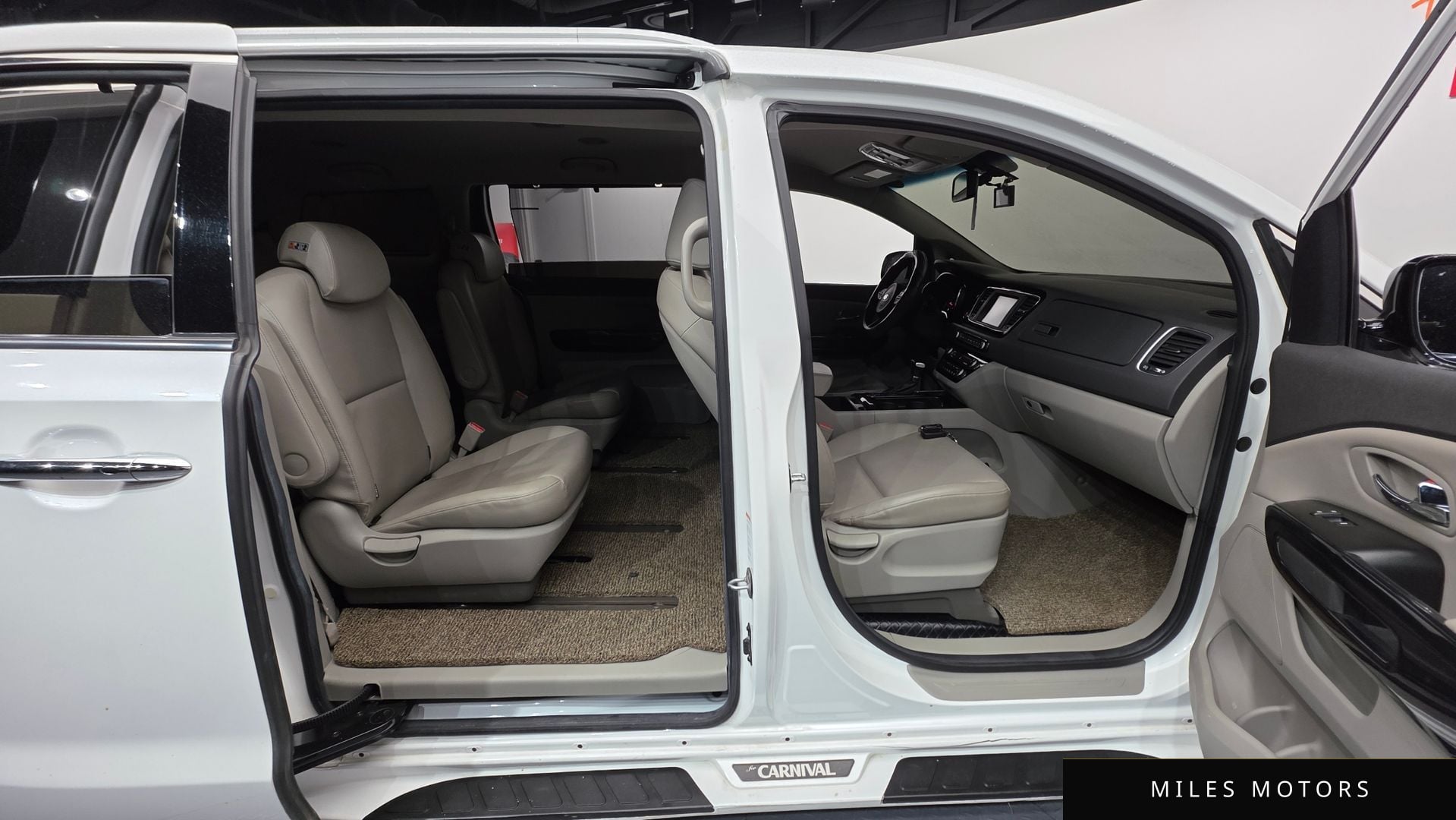 Kia Canival 2018 — миниатюра 19
