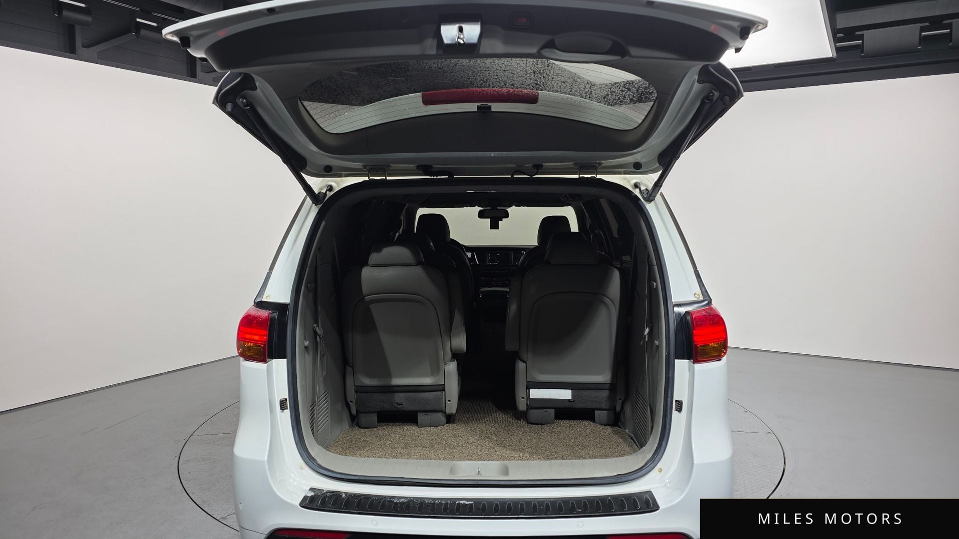 Kia Canival 2018 — миниатюра 20