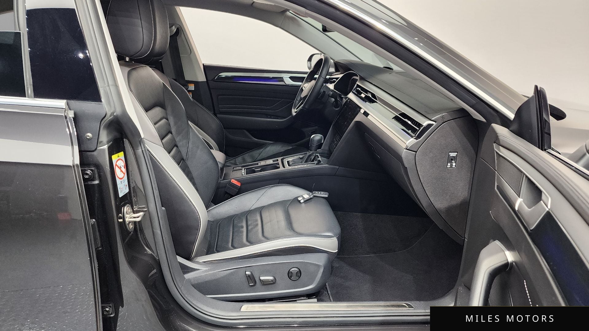 Volkswagen 아테온 2023 — миниатюра 11