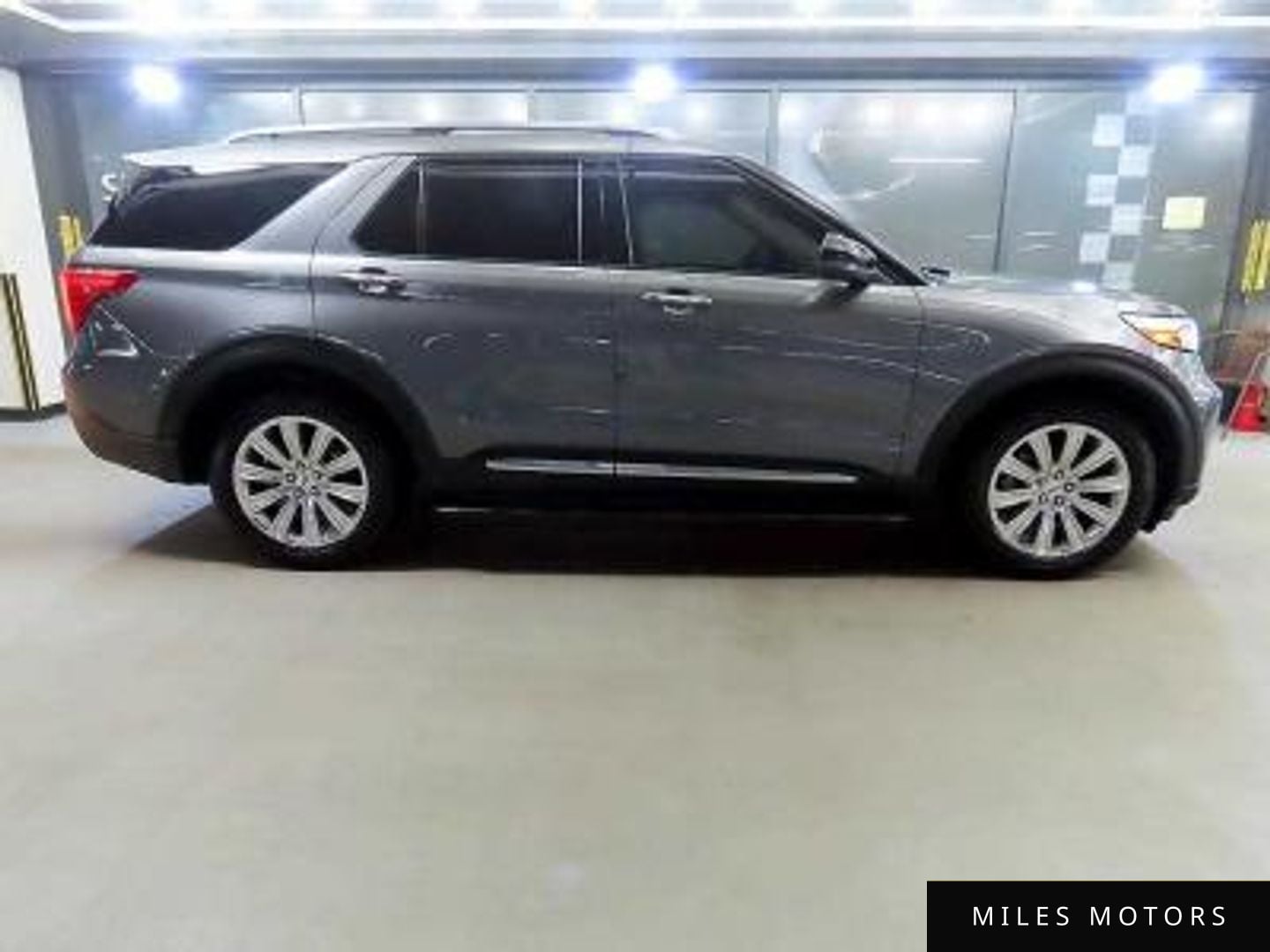 Ford Explorer 2023 — миниатюра 3