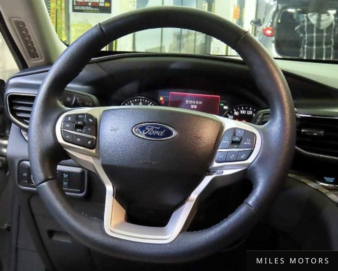 Ford Explorer 2023 — миниатюра 10