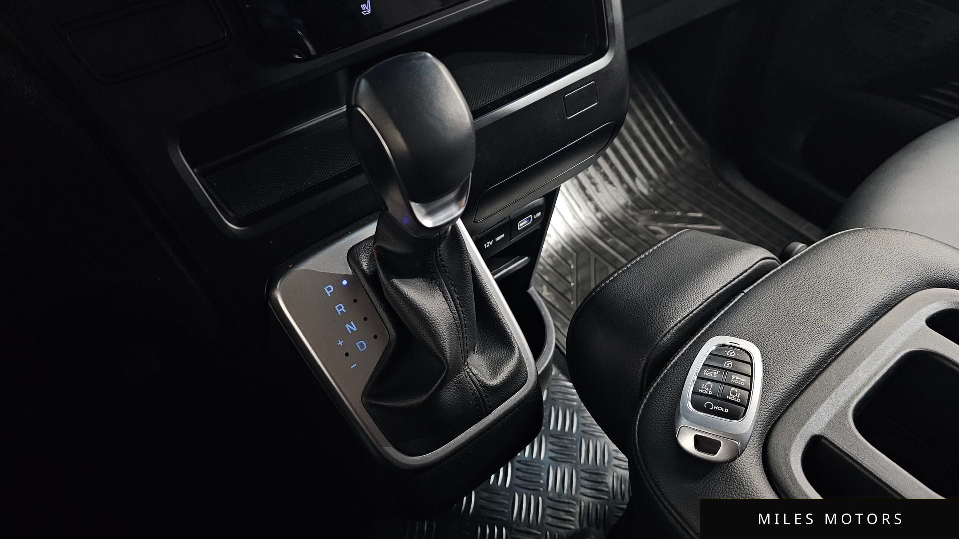 Hyundai Staria 2023 — миниатюра 9
