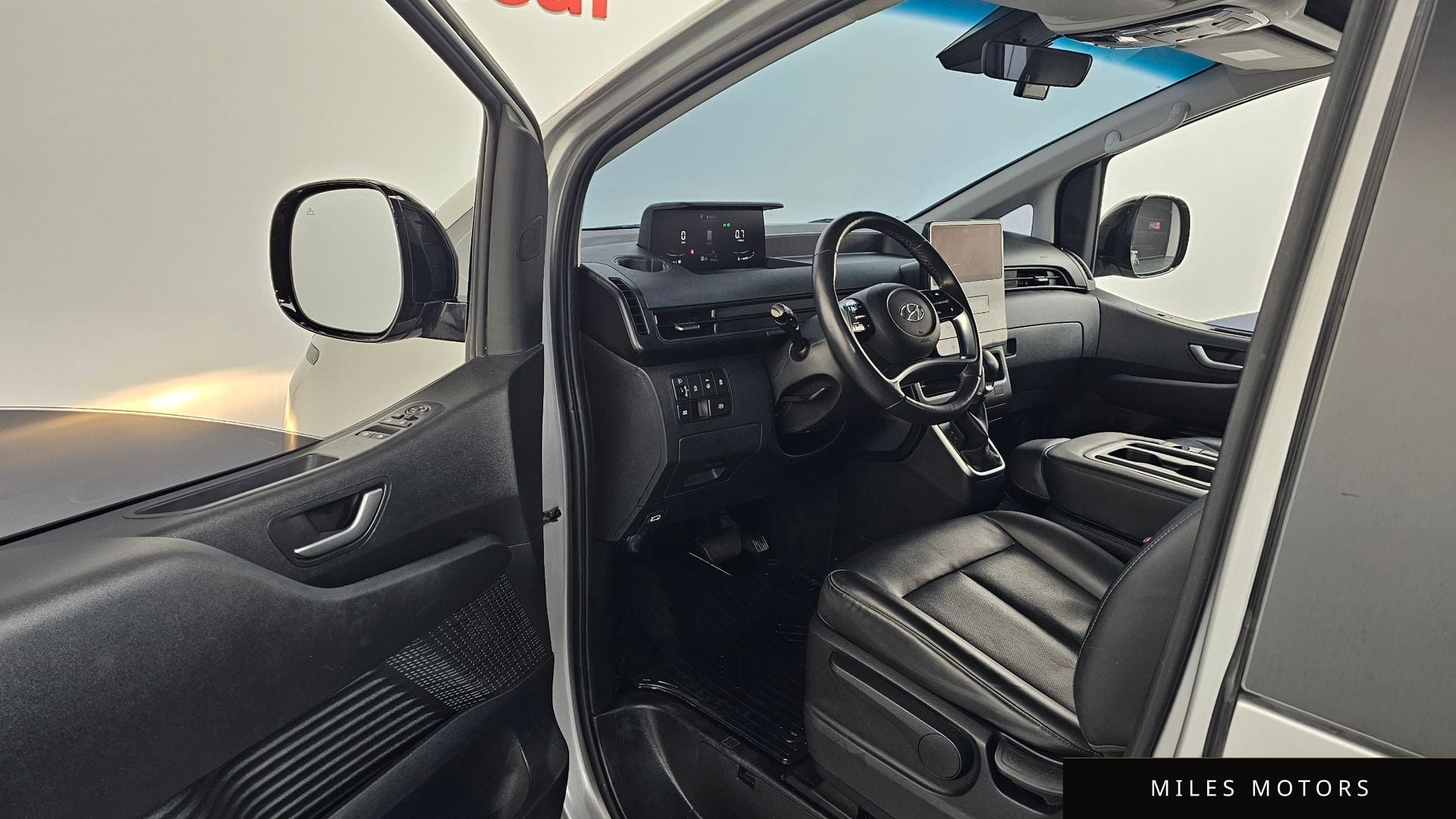 Hyundai Staria 2023 — миниатюра 10