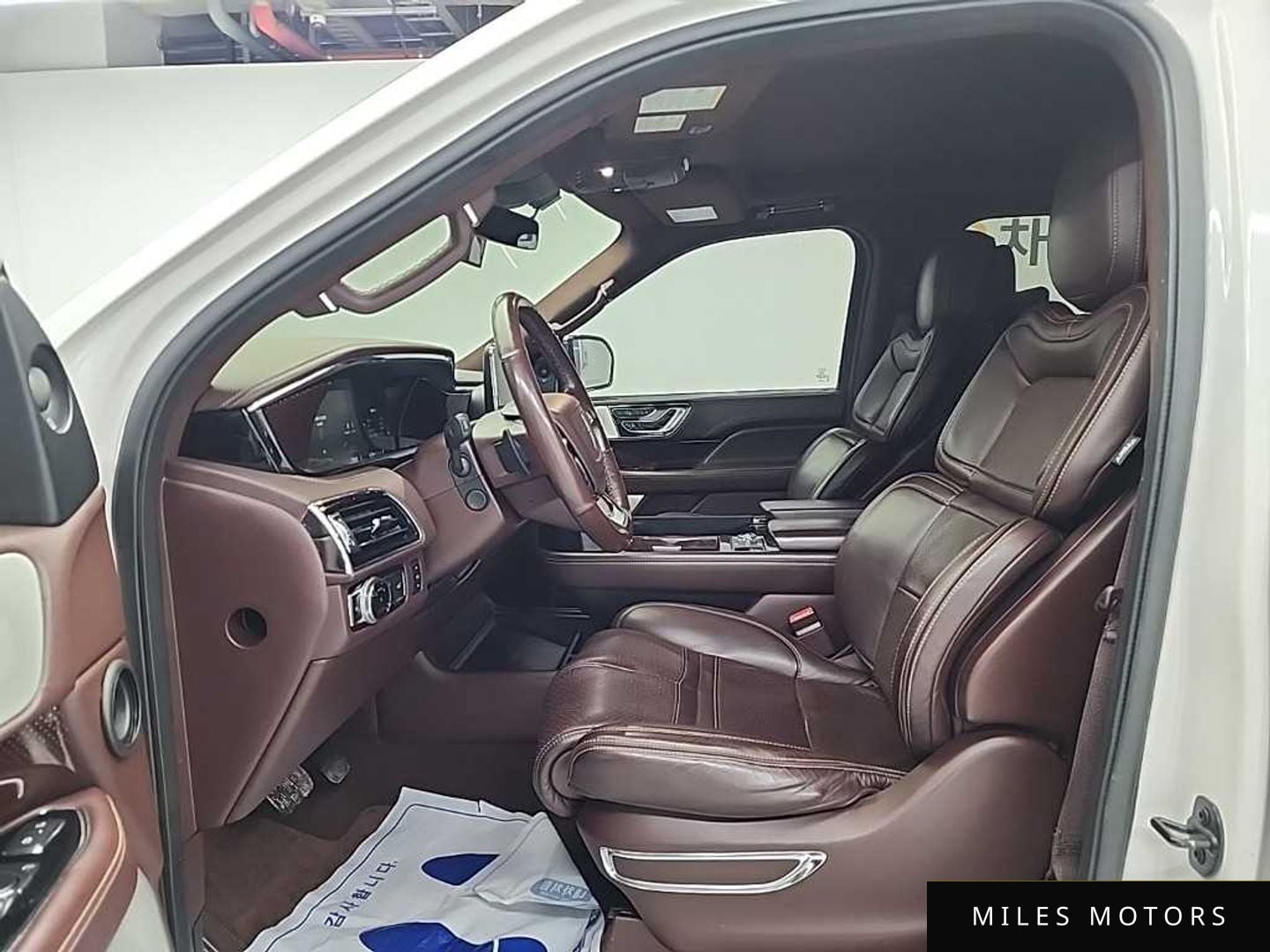 Lincoln Navigator 2019 — миниатюра 11