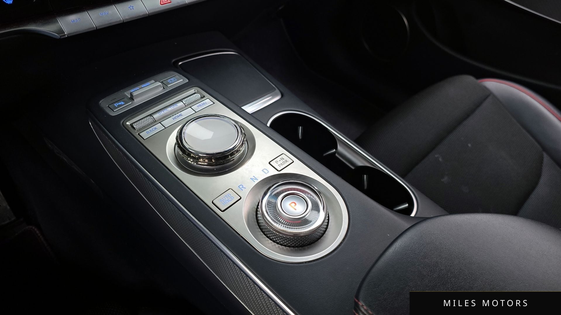 Genesis GV70 2022 — миниатюра 9