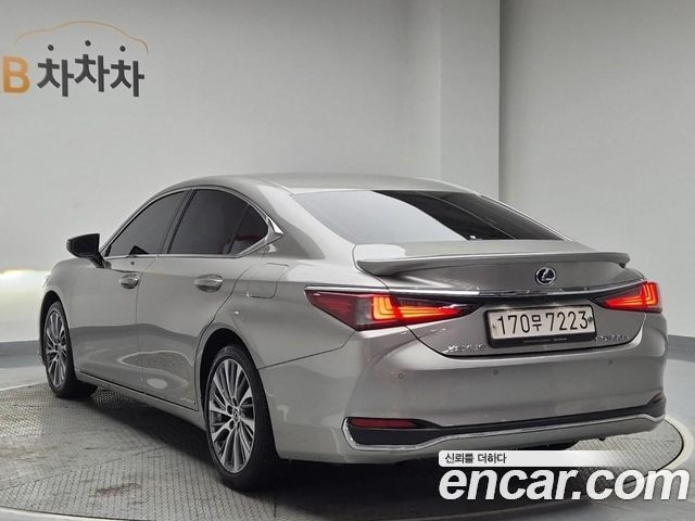 Лексус ES300h 2020 — миниатюра 2