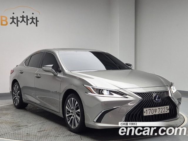 Лексус ES300h 2020 — миниатюра 4