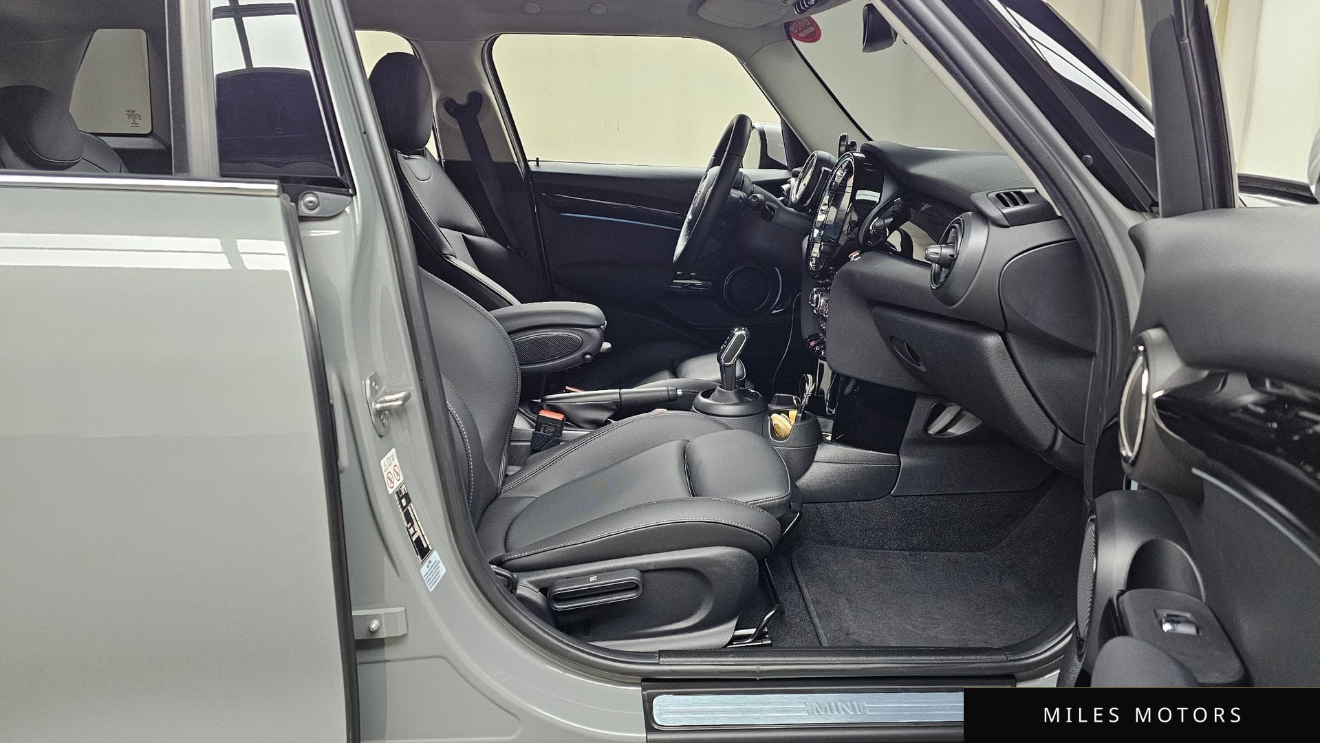 MINI Cooper 2022 — миниатюра 11