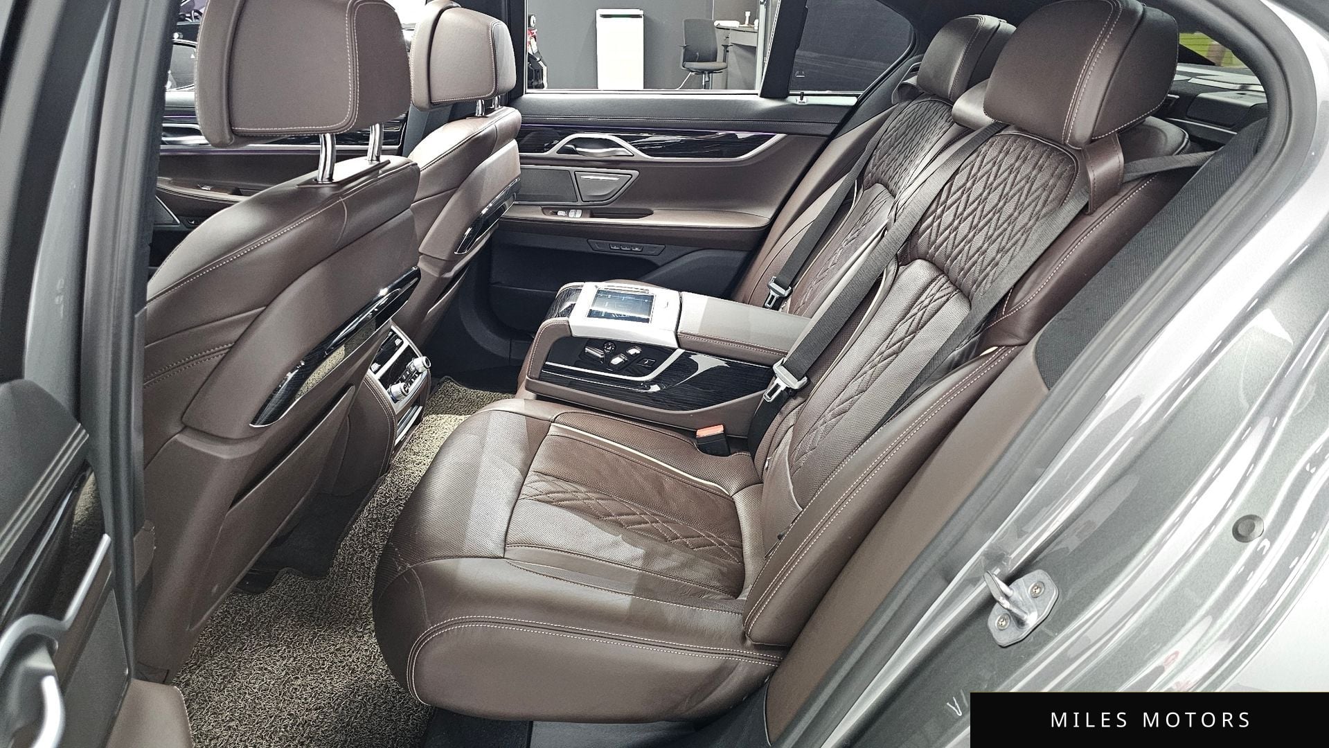 BMW 7 Series (G11) 2019 — миниатюра 12