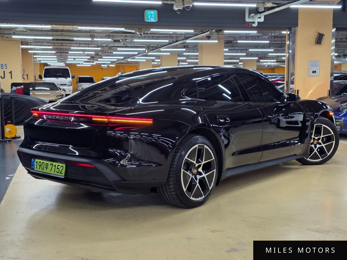 Porsche Taycan 2025 — миниатюра 3