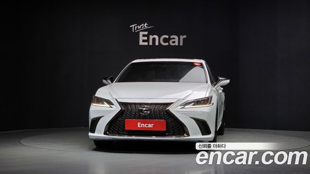Лексус ES300h 2024 — миниатюра 3