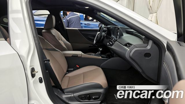 Лексус ES300h 2024 — миниатюра 11