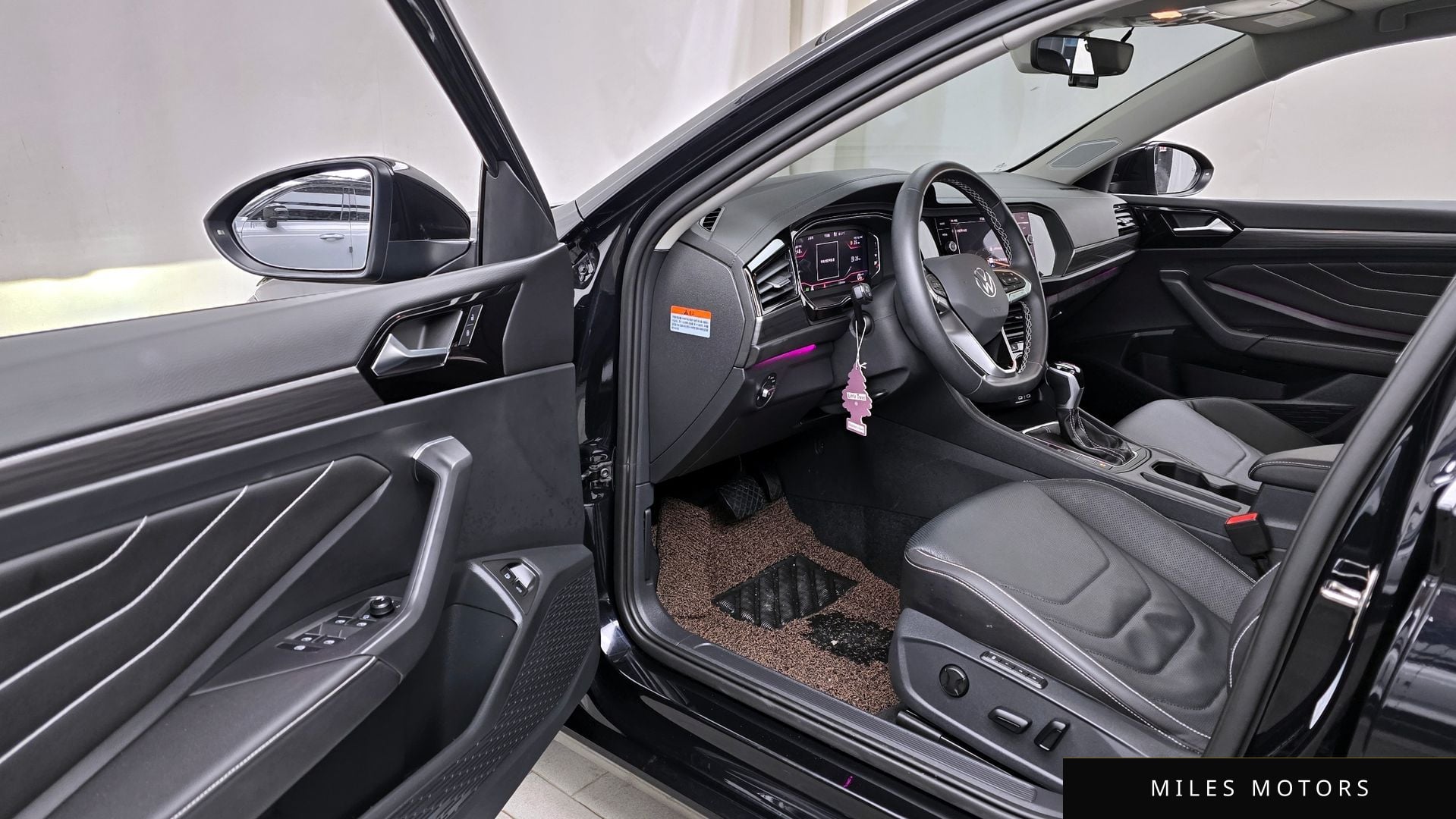 Volkswagen 제타 2023 — миниатюра 10