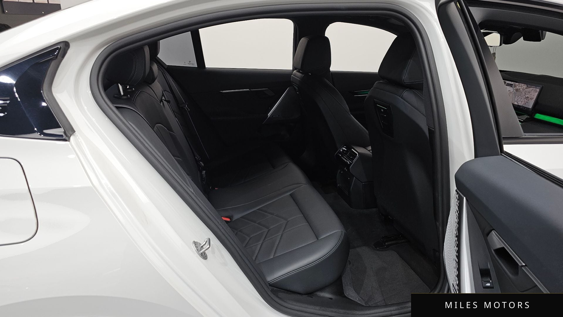 BMW 5 Series (G60) 2025 — миниатюра 12
