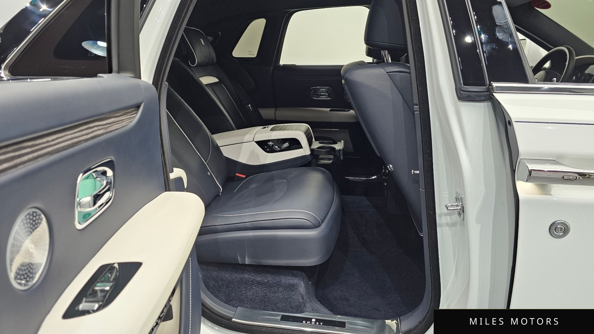 Rolls-Royce Ghost 2023 — миниатюра 12