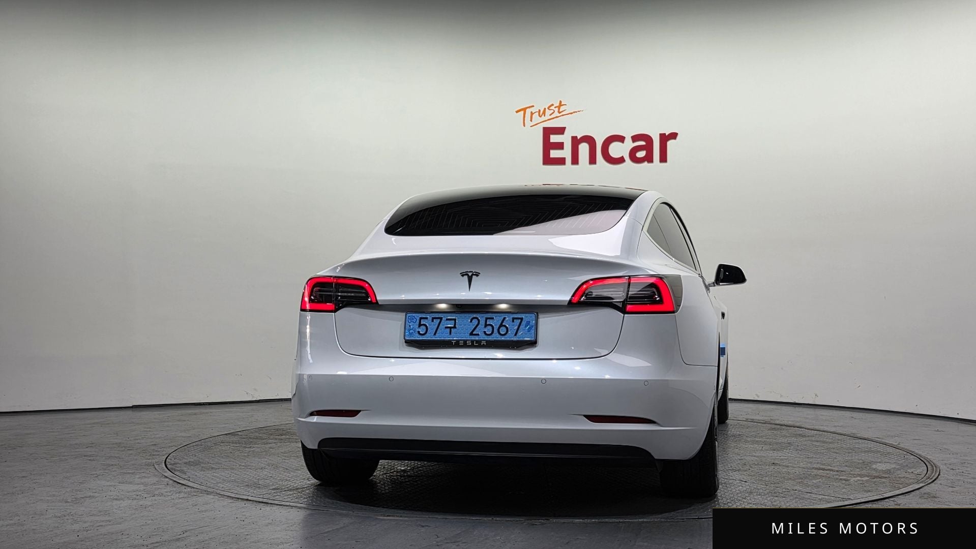 Tesla 모델 3 2020 — миниатюра 4