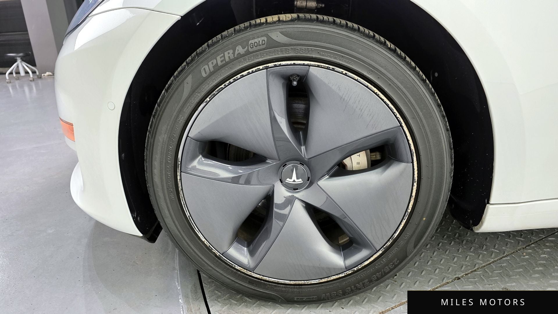 Tesla 모델 3 2020 — миниатюра 5
