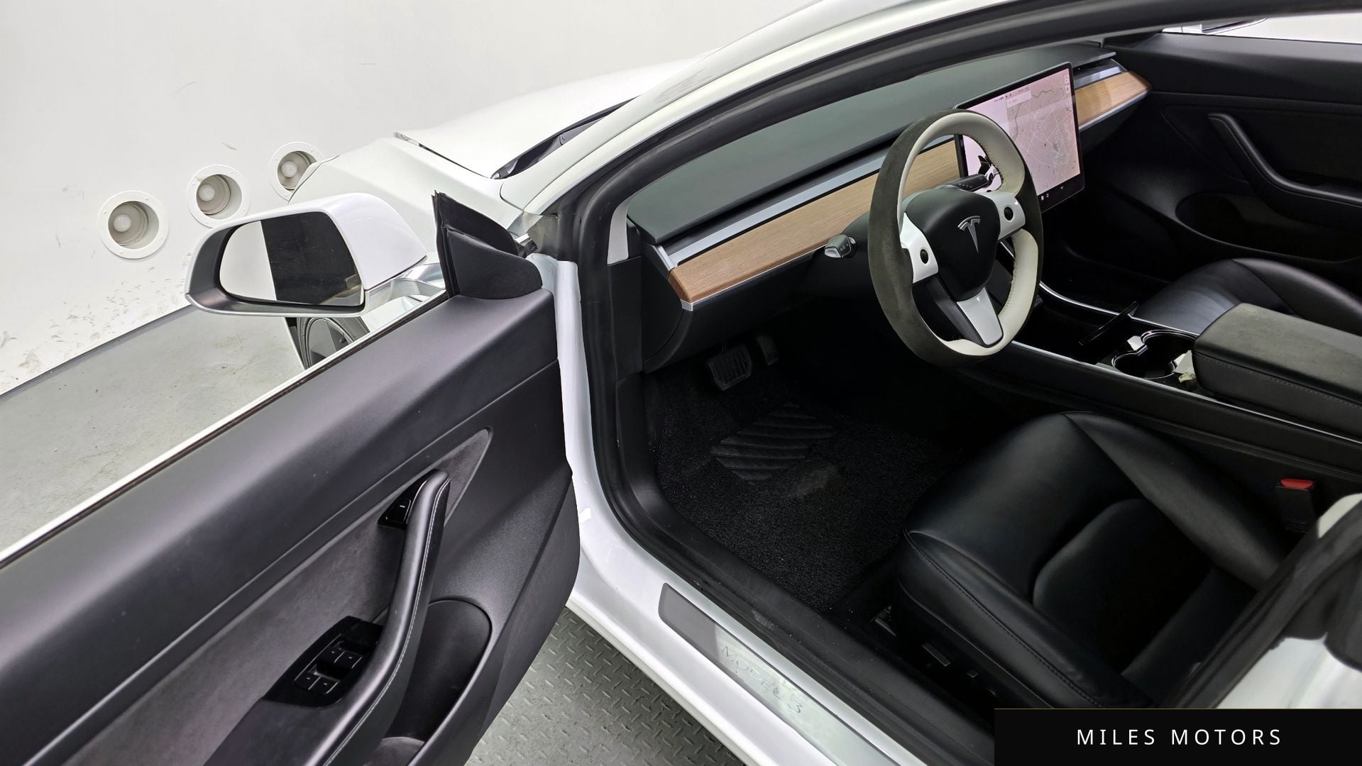 Tesla 모델 3 2020 — миниатюра 12