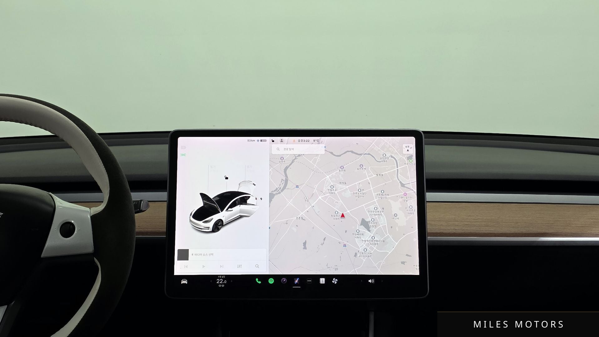Tesla 모델 3 2020 — миниатюра 16