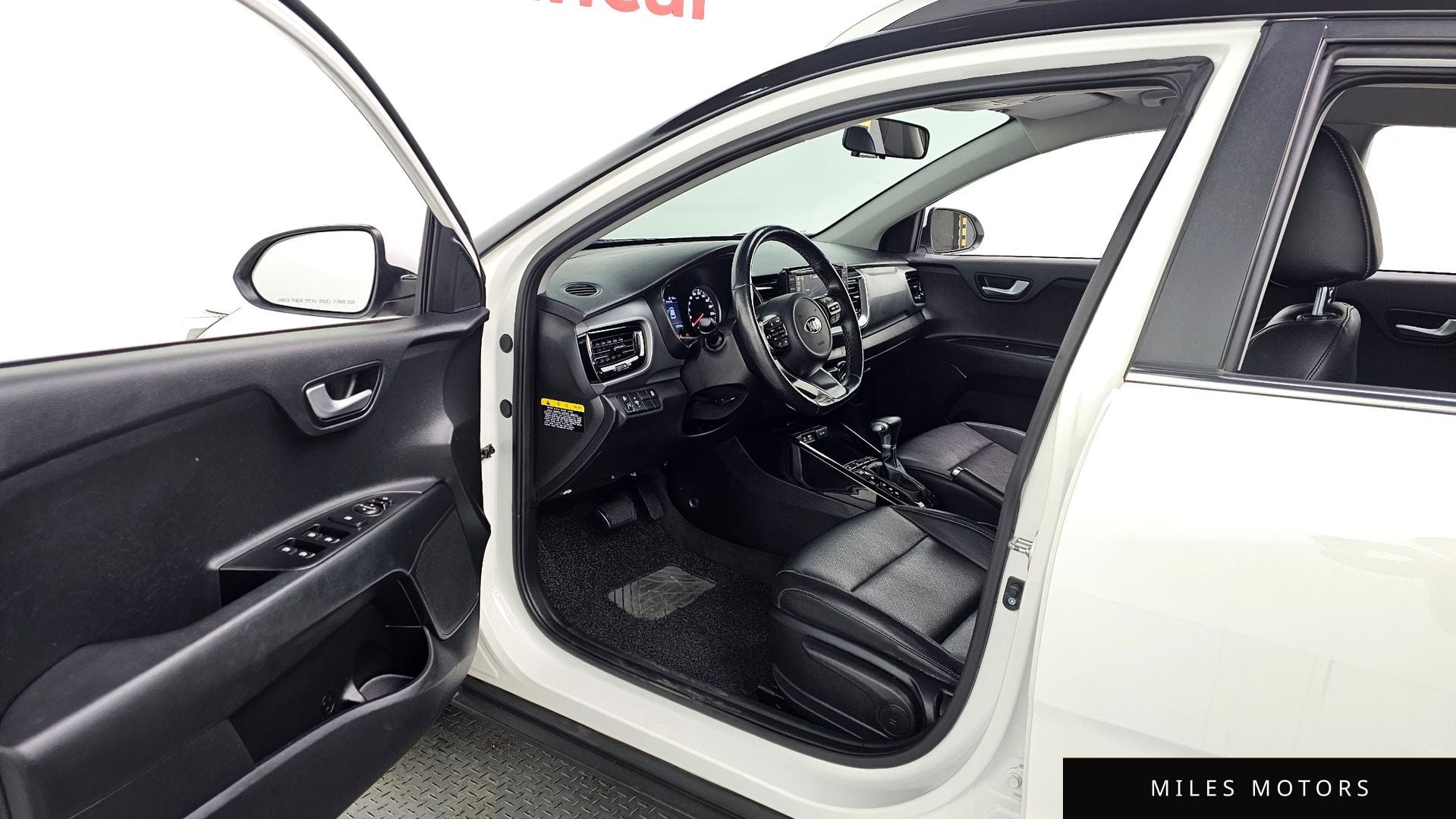 Kia Stonic 2018 — миниатюра 10