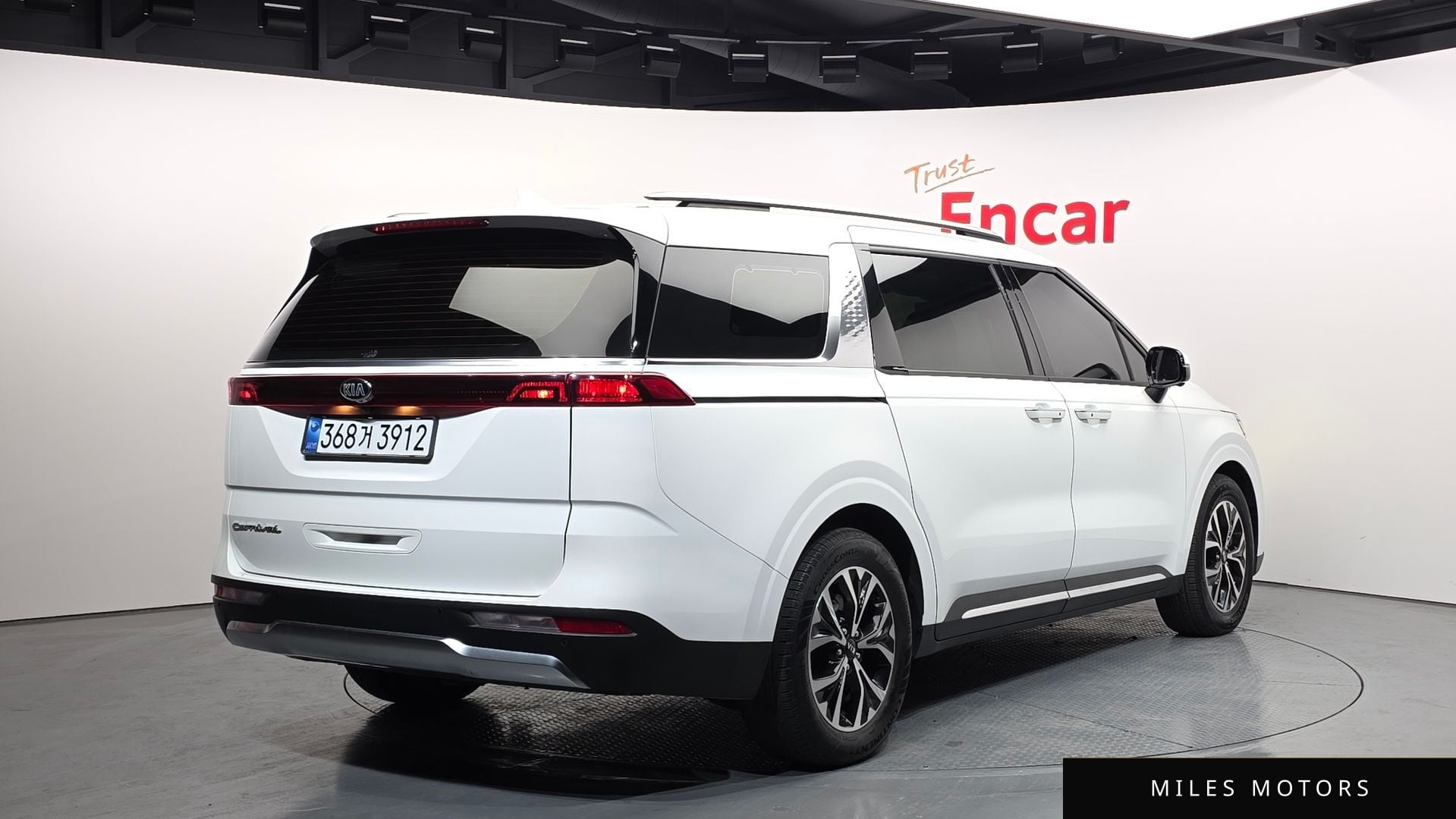 Kia Carnival 2021 — миниатюра 2