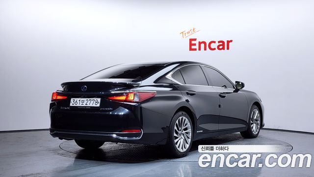 Лексус ES300h 2022 — миниатюра 2