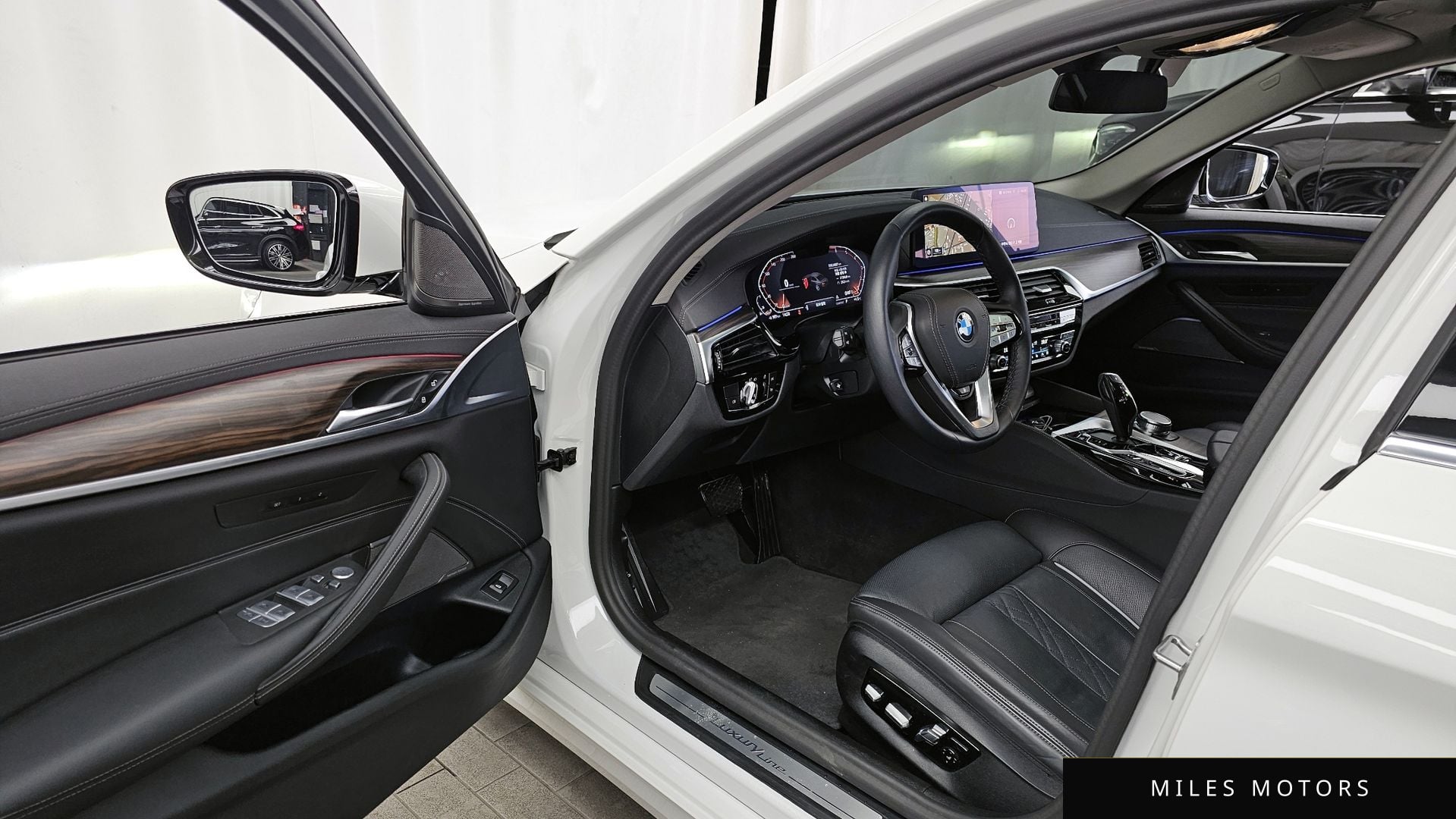 BMW 5시리즈 (G30) 2023 — миниатюра 10