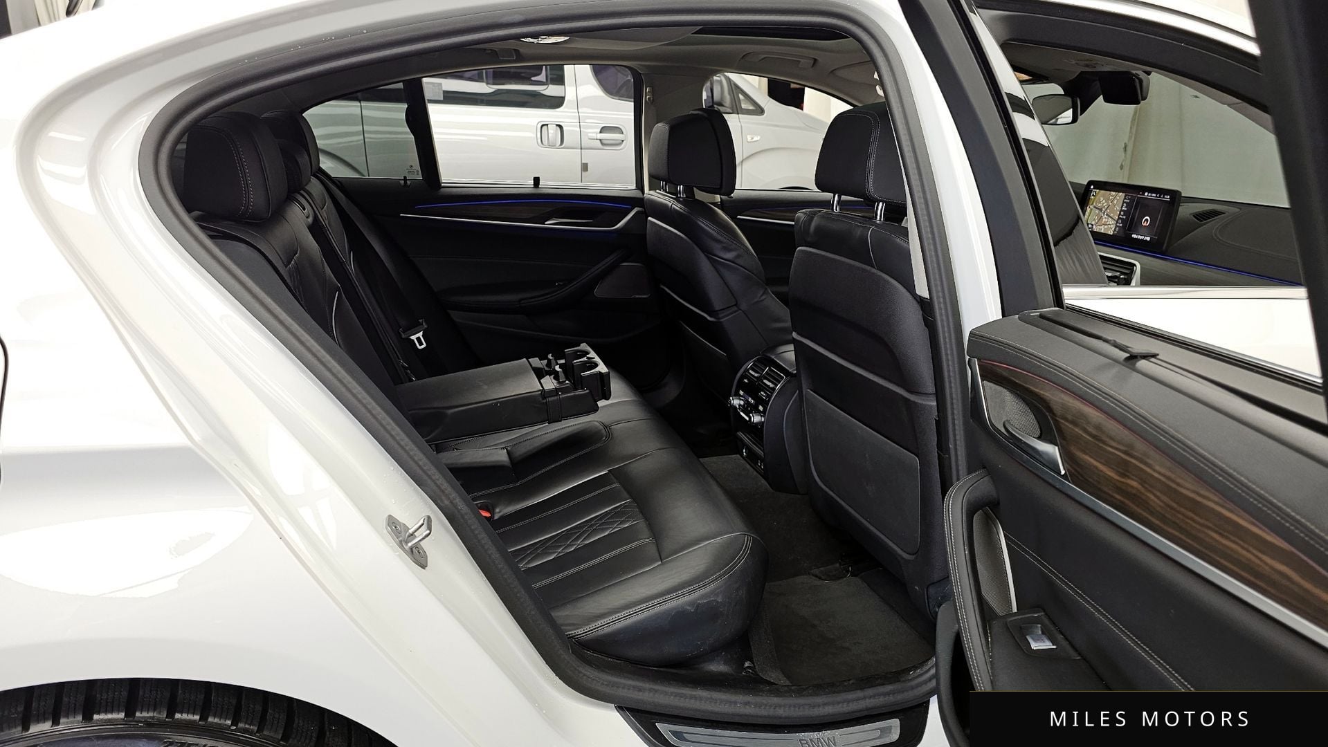 BMW 5시리즈 (G30) 2023 — миниатюра 12