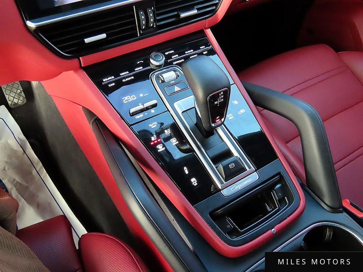 Porsche Cayenne 2022 — миниатюра 11
