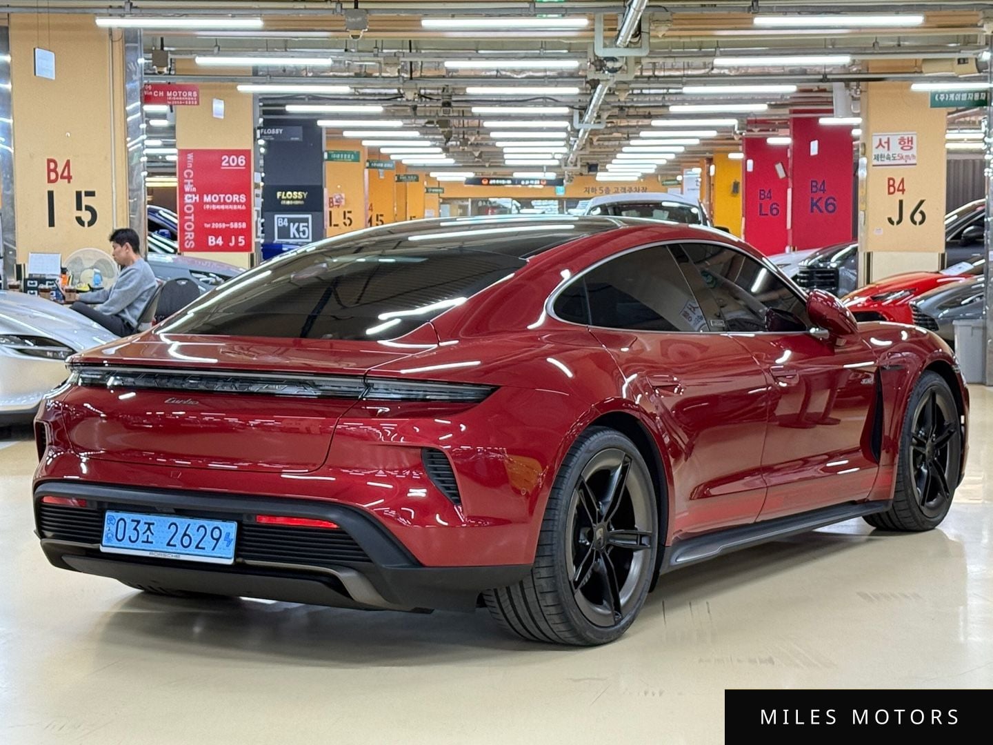 Porsche 타이칸 2025 — миниатюра 2